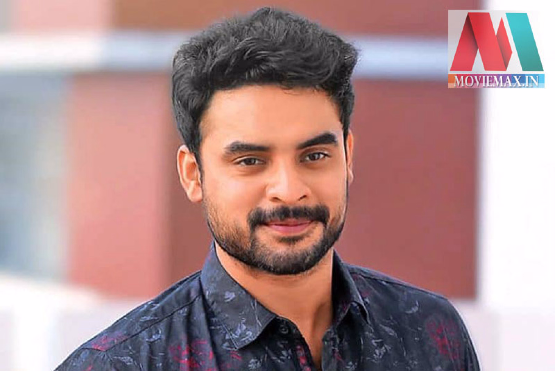 ടൊവിനോ തോമസിന്‍റെ അടിപൊളി ലുക്ക്  